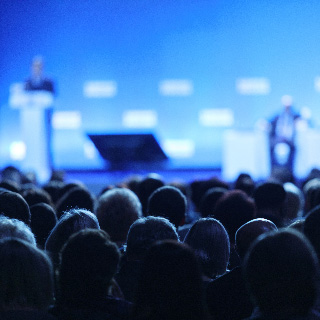 Tra materiale e immateriale: un dialogo interdisciplinare