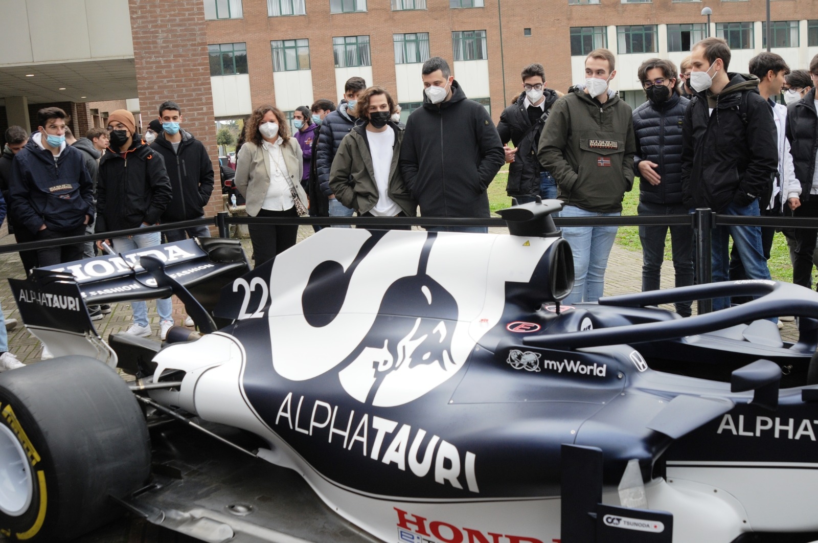 foto 5 auto della scuderia alphatauri