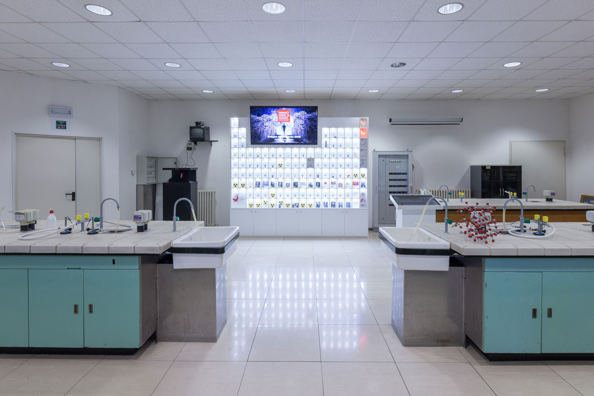laboratorio di scienze sperimentali chimica
