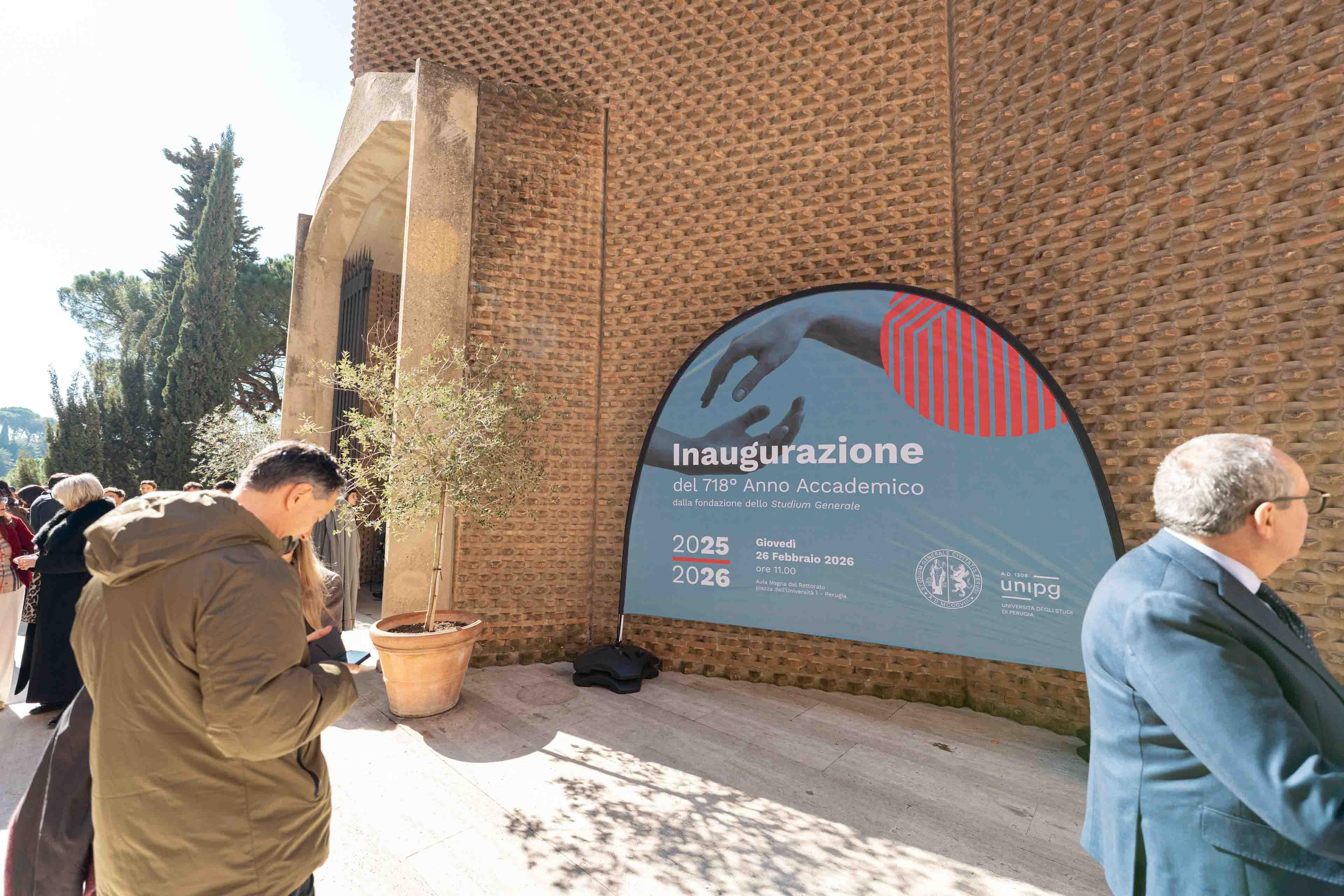 25 esterno aula magna