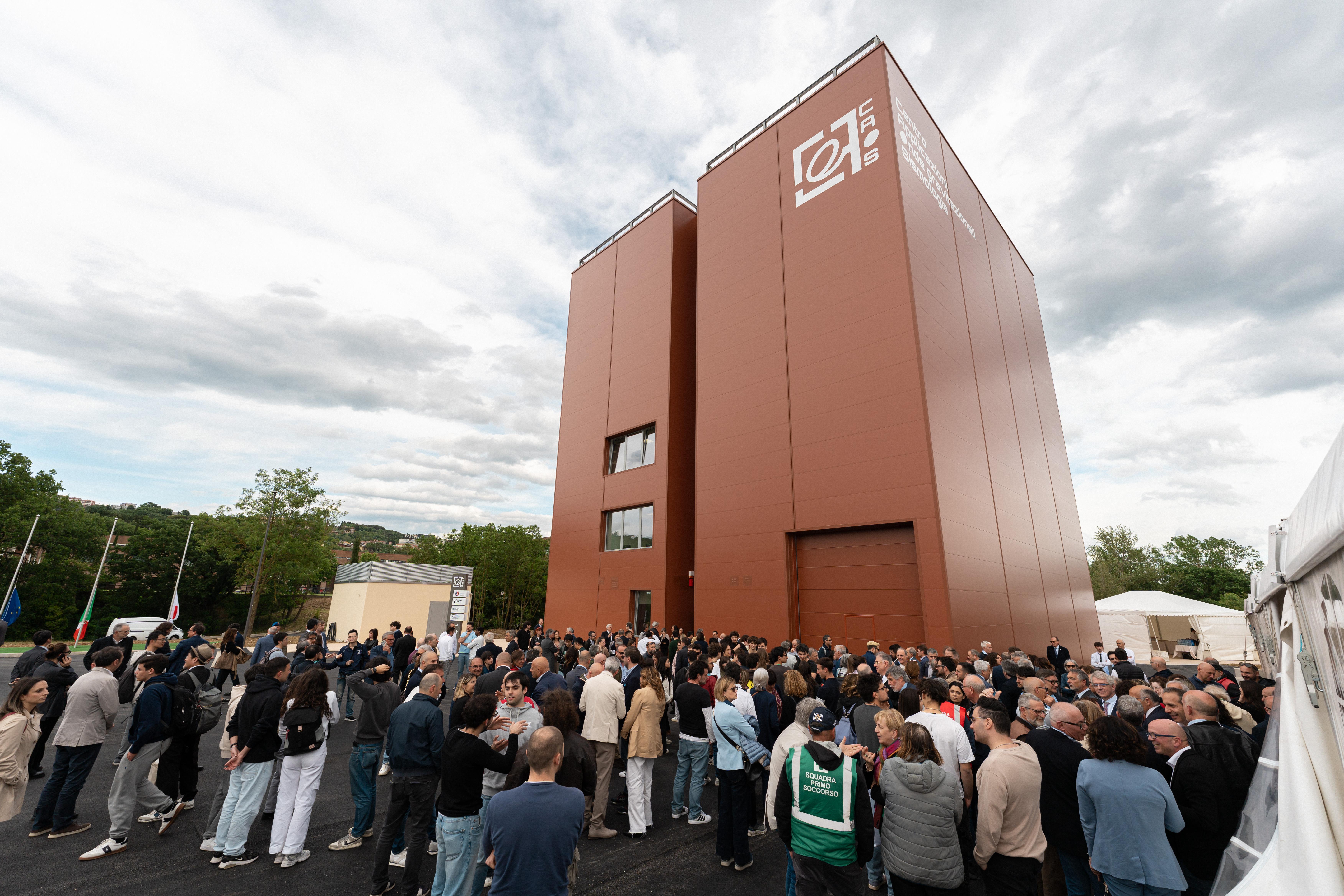 2 Il pubblico durante l'inaugurazione del Laboratorio CAOS