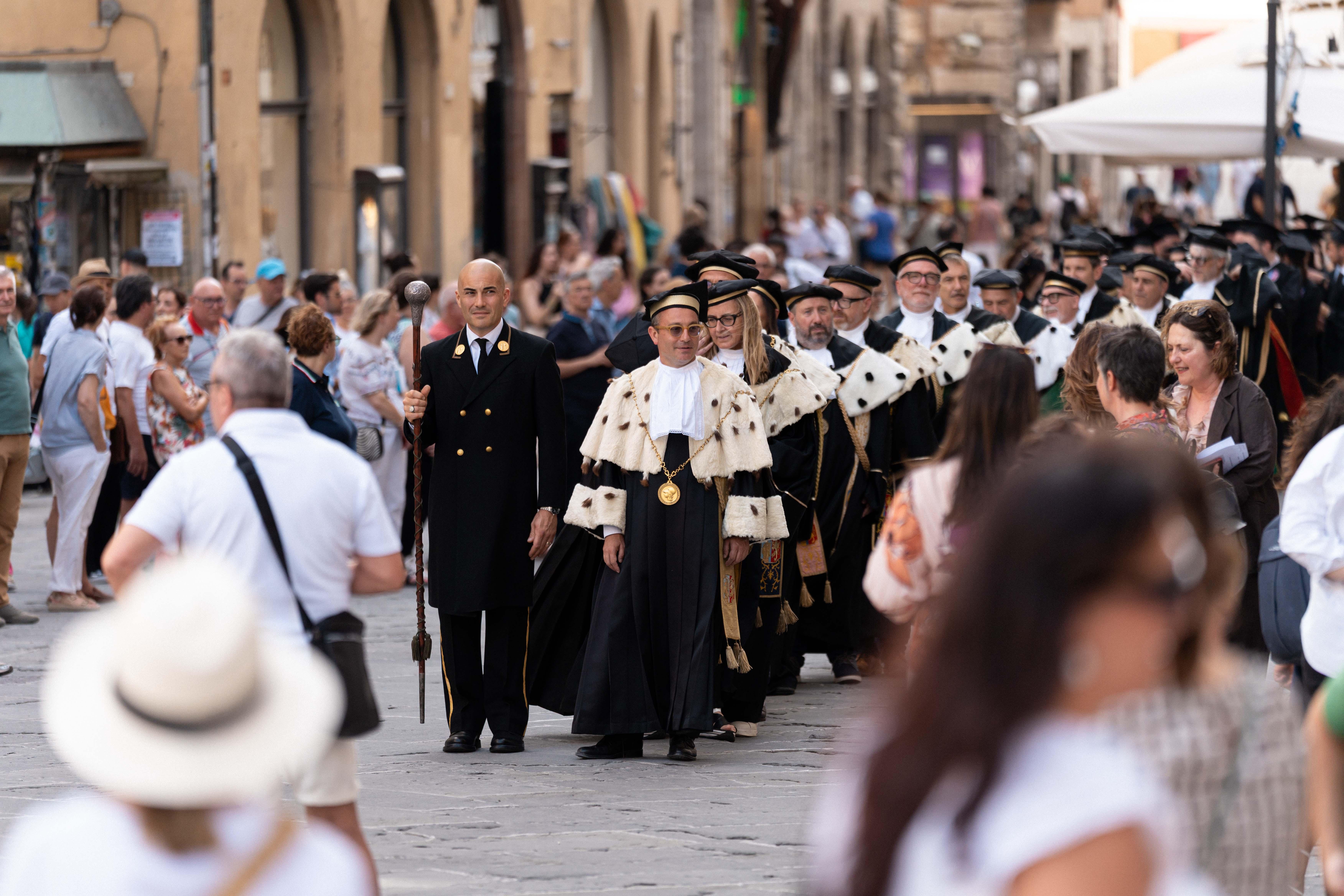 il corteo in corso vannucci