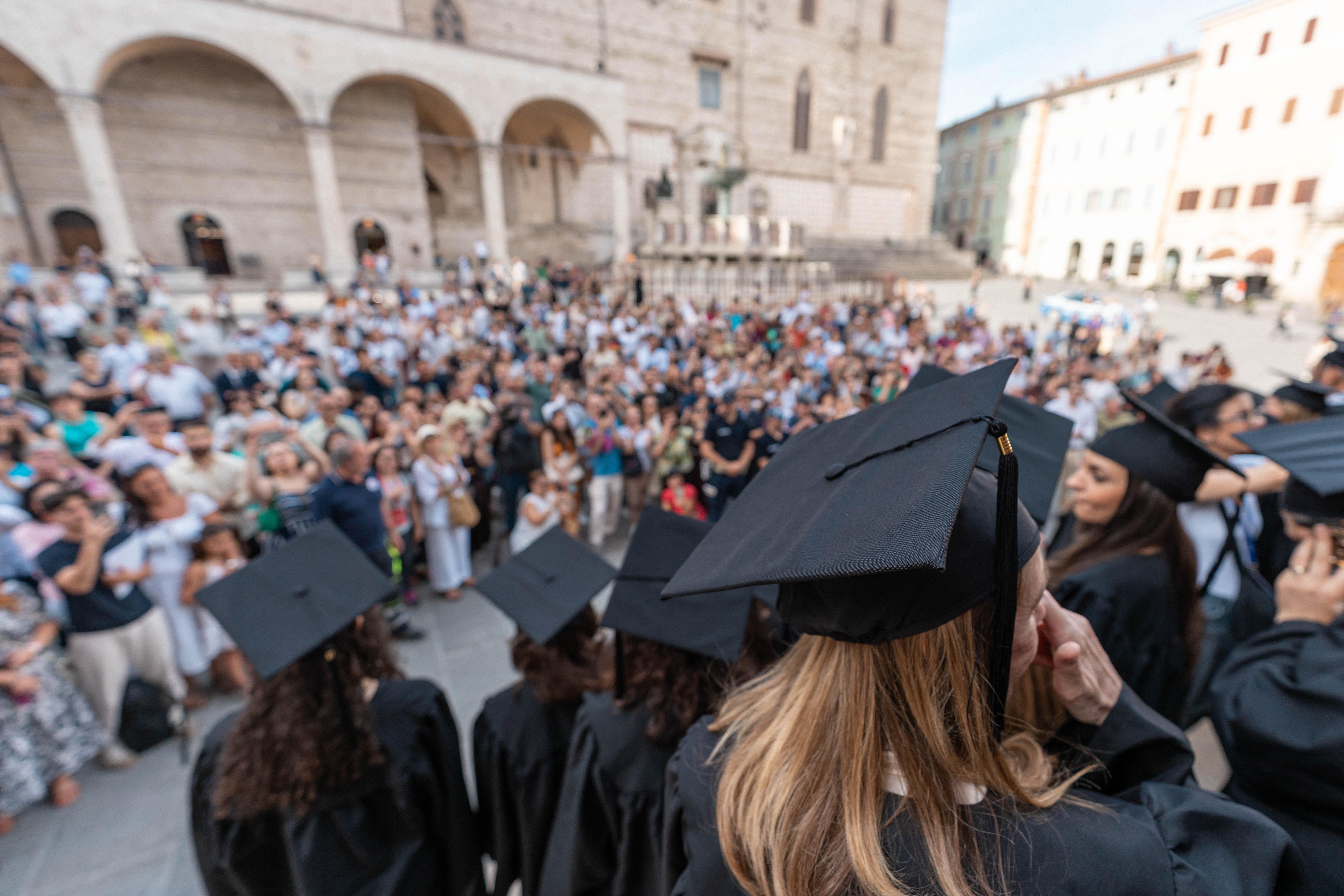 9 - Un'istantanea in Piazza IV Novembre