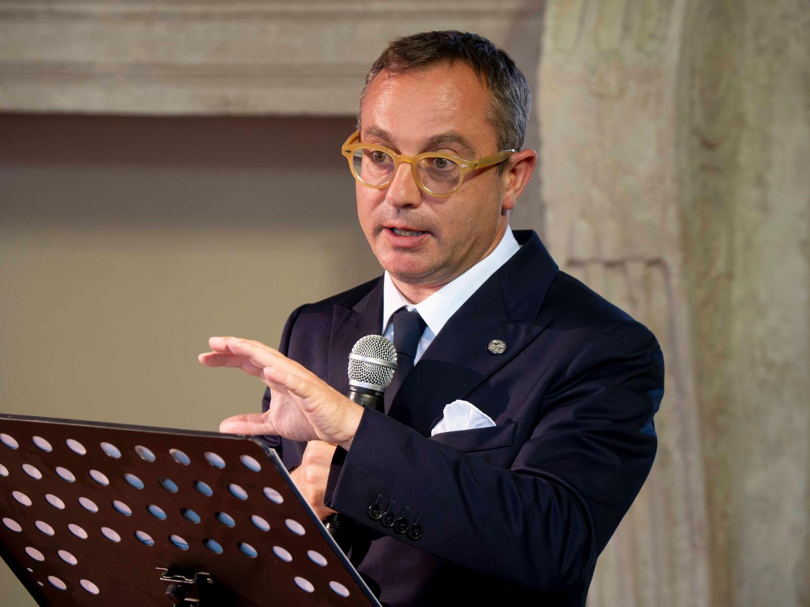 il rettore marianelli nel corso della sua lectio magistralis